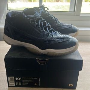 Retro 11 Low IE Obsidian Blue